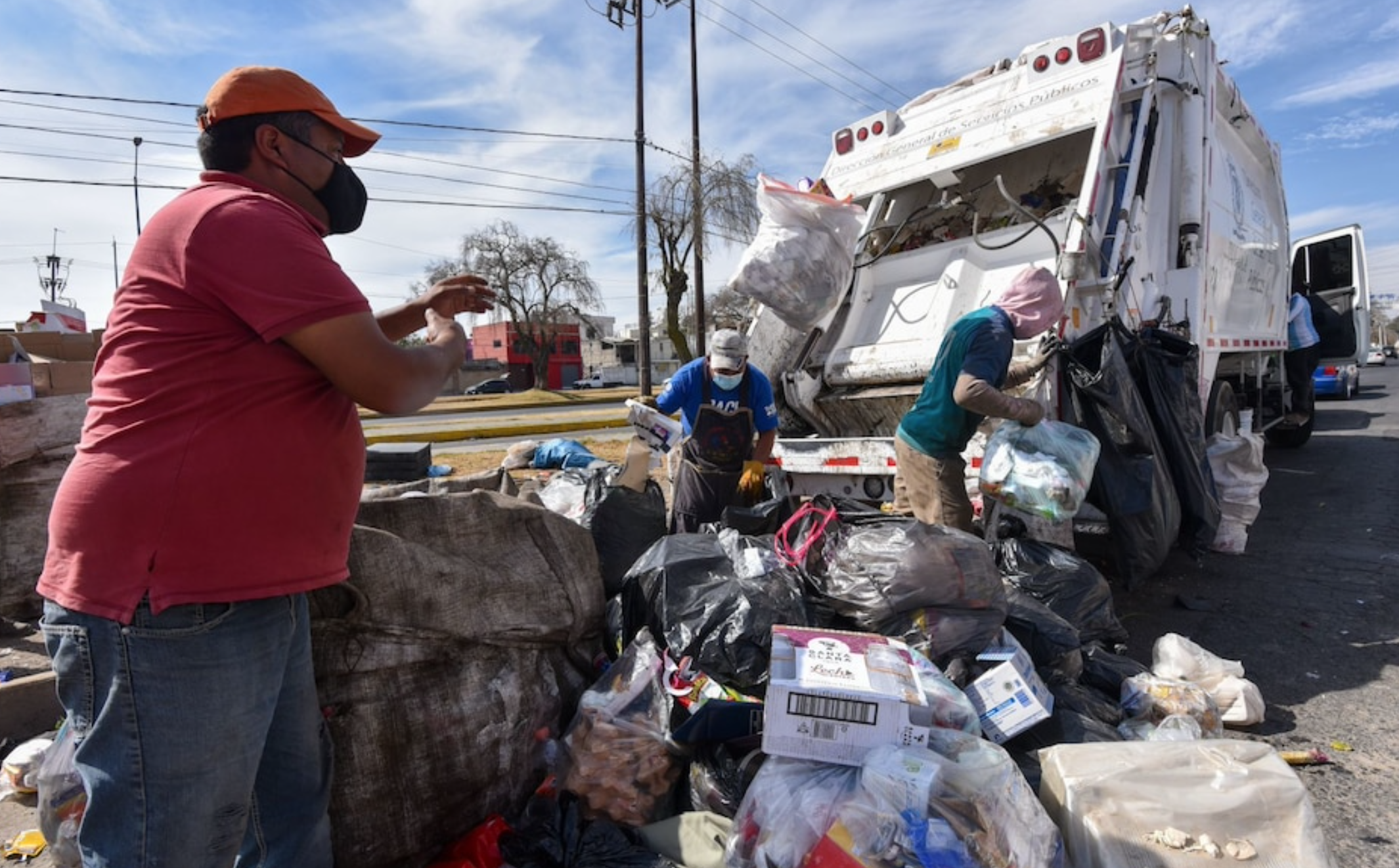 Hallan feto en contenedor de basura en Nuevo León